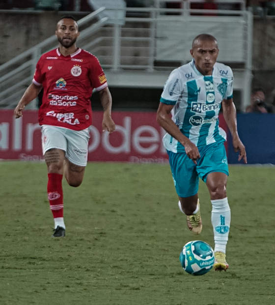 Citado na máfia das apostas, jogador do Paysandu é suspenso pelo STJD