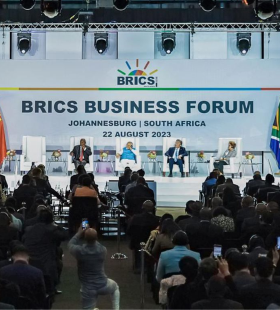 Lula diz, em discurso, que Brics não pode se furtar a tratar da guerra na Ucrânia