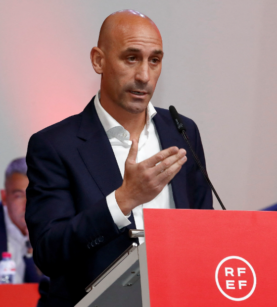 Rubiales faz discurso constrangedor, não renuncia e se diz vítima do 'falso feminismo'