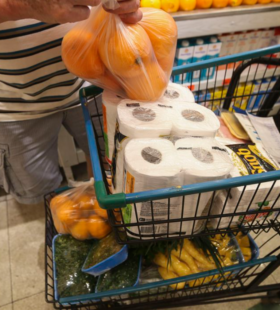 Alimentos e bebidas aliviam inflação para os mais pobres, aponta Ipea