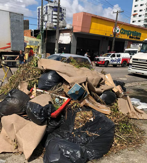 Agência Distrital de Icoaraci promete multar por descarte aleatório de entulho; de lixo, nem fala.