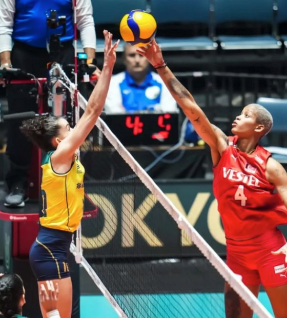 Em clima de luto, seleção feminina de vôlei perde a 1ª no Pré-Olímpico