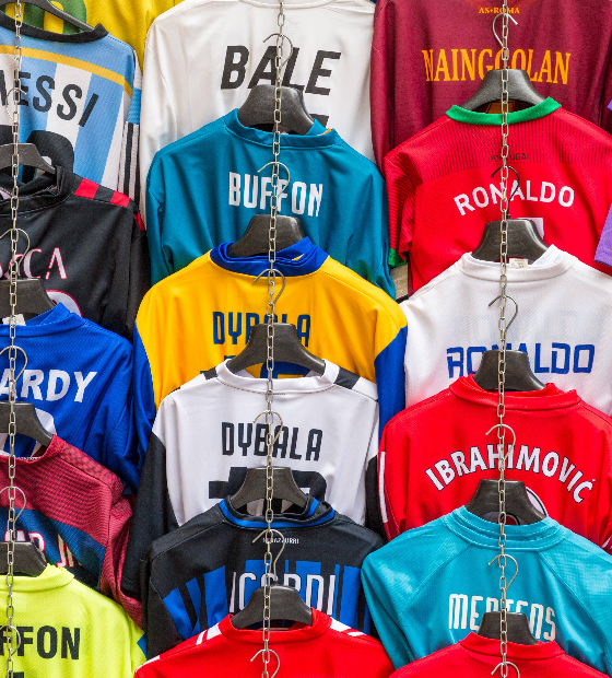 Camisa de futebol no Brasil custa cinco vezes mais do que na Europa