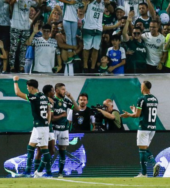 Palmeiras vence o Internacional por 3 a 0 e assume a liderança do Brasileirão