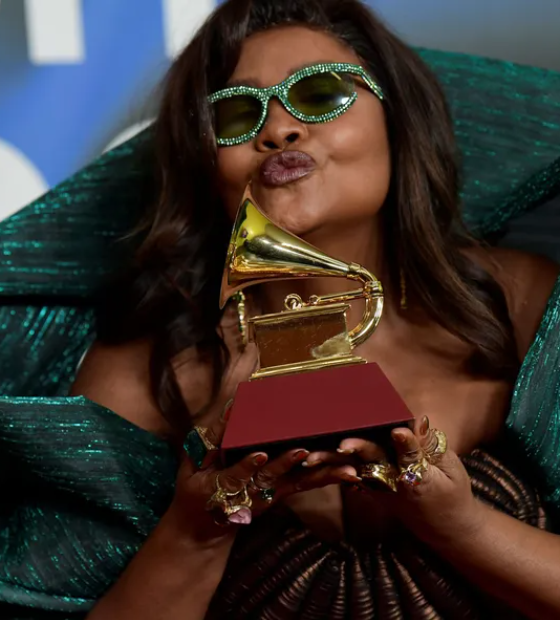 Gaby Amarantos vence o Grammy Latino com o álbum 