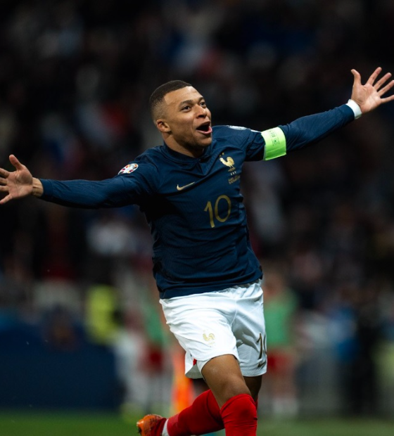 Mbappé alcança os 300 gols na carreira mais rápido do que Messi e Cristiano Ronaldo