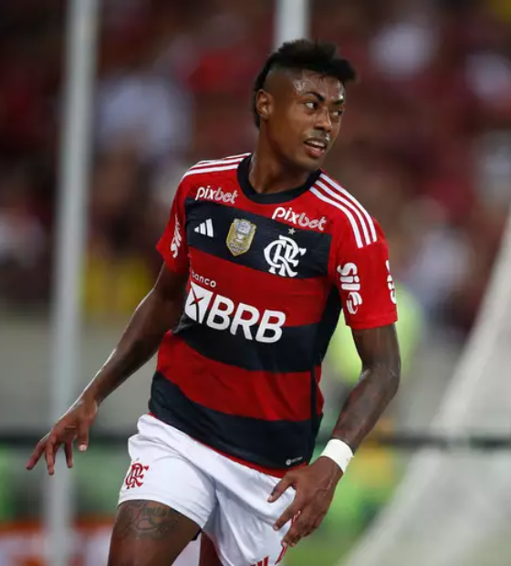 Bruno Henrique acerta renovação de contrato com o Flamengo por mais três temporadas