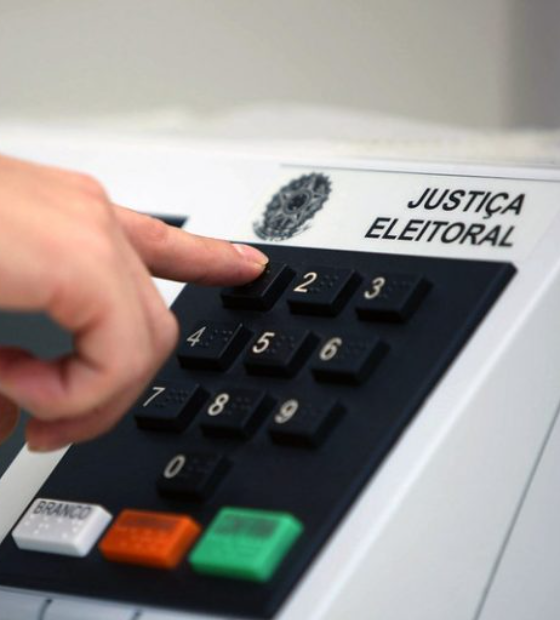 TSE vota amanhã (27) regra para inteligência artificial nas eleições