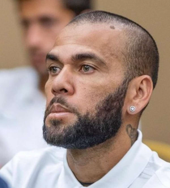 Caso Daniel Alves: MP da Espanha vai recorrer para endurecer pena de jogador brasileiro