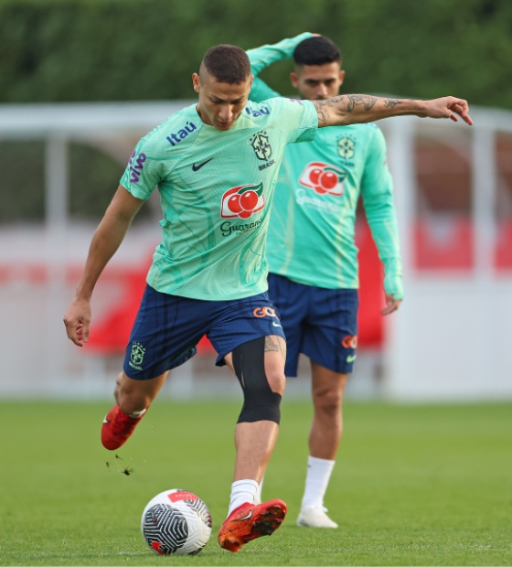 Seleção faz último treino no CT do Arsenal