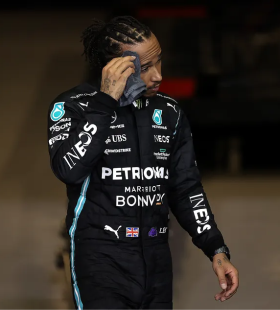 Hamilton afirma que teve título roubado em 2021 e fala sobre aposentadoria