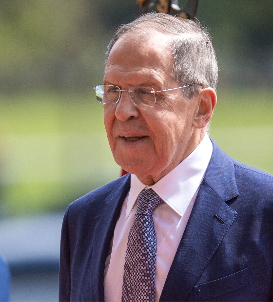 Rússia pode adotar medidas de dissuasão nuclear se os EUA implantarem mísseis na Europa, diz Lavrov