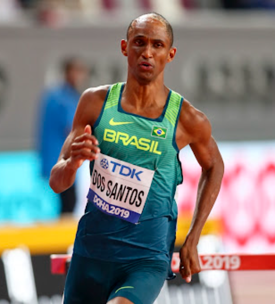 Alison dos Santos faz melhor tempo do ano e bate Warholm nos 400m com barreiras em Oslo