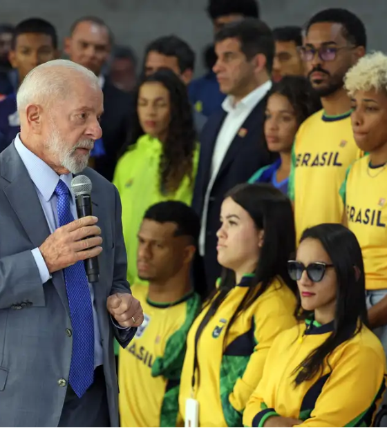 Lula assina decreto com reajuste de 10,86% para o Bolsa Atleta