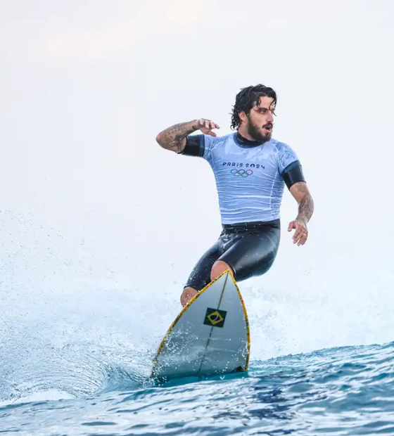 Filipinho avança e Brasil tem seis surfistas nas oitavas dos Jogos Olímpicos