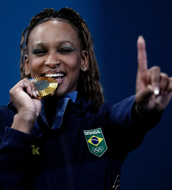  Rebeca Andrade é ouro no solo e se isola como maior medalhista do Brasil em Jogos Olímpicos