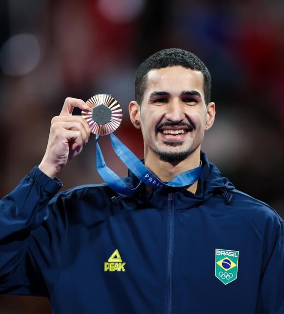 Netinho ganha bronze no taekwondo e garante terceira medalha do País na modalidade