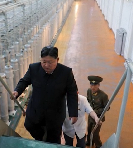  Kim Jong-un divulga imagens raras de programa nuclear 