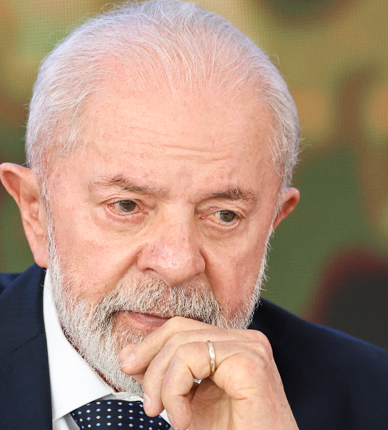  Lula está consciente e tranquilo, mas deve permanecer 48 horas na UTI, diz Paulo Pimenta