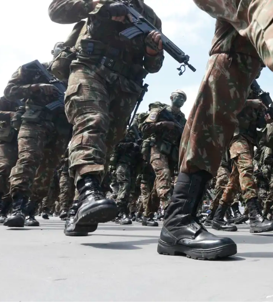 Congresso promulga medida provisória reajusta salários nas Forças armadas