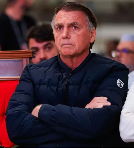 Bolsonaro é levado para hospital em Brasília após crises de soluços e refluxo