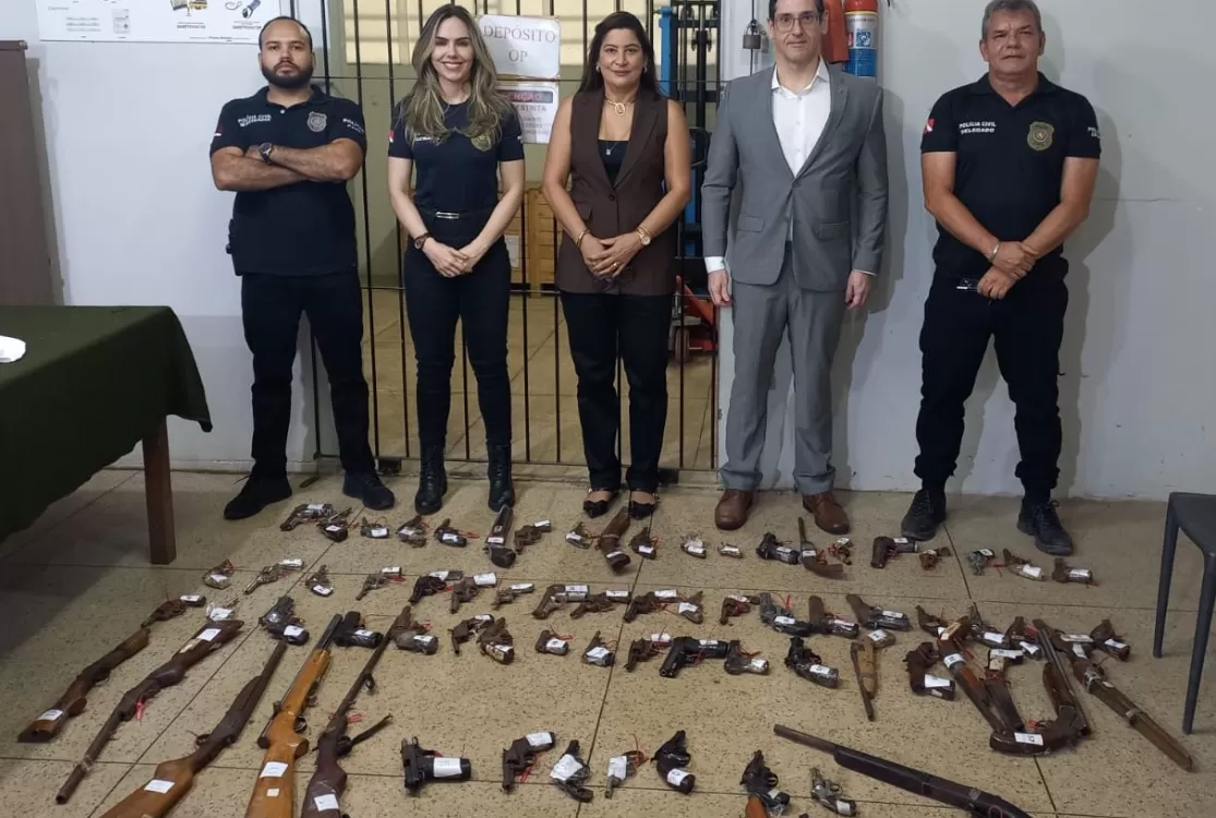 Forças de segurança destróem armas de fogo apreendias em operações