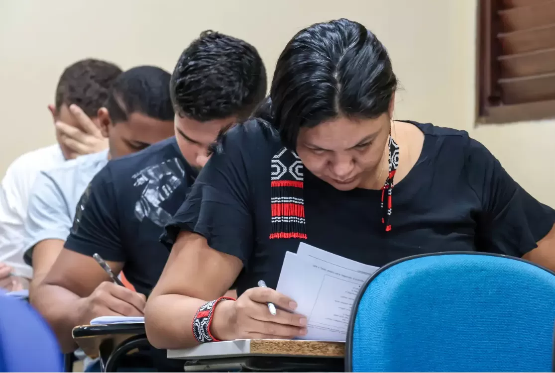 Cotas em universidades chegam a trans, ciganos, refugiados e outros grupos