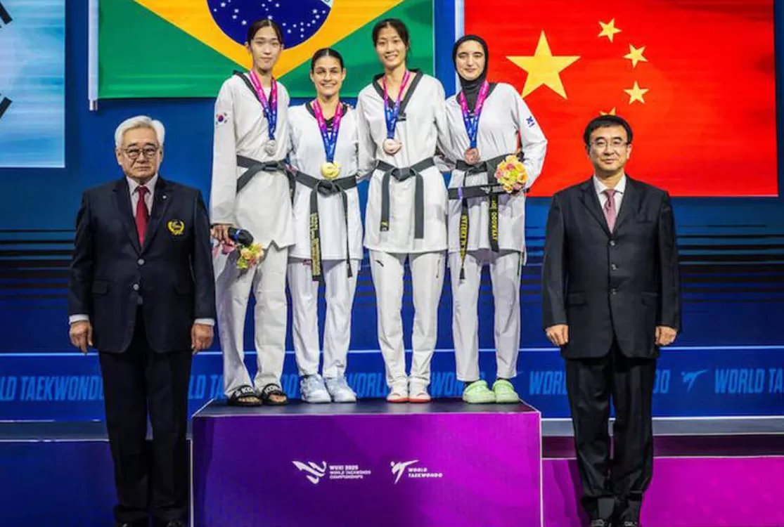 Maria Clara Pacheco é campeã mundial de taekwondo e encerra jejum de 20 anos