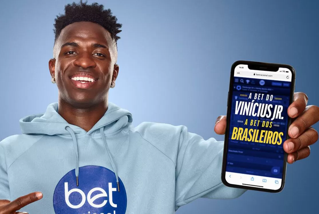 Publicidade de Vini Jr. no dia da oficialização de namoro com Virginia revolta web