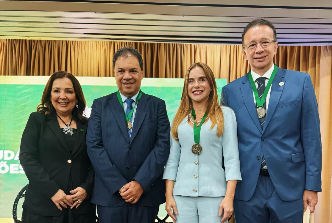 Presidente da Alepa, deputado Chicão, recebe comenda “Unama COP30”