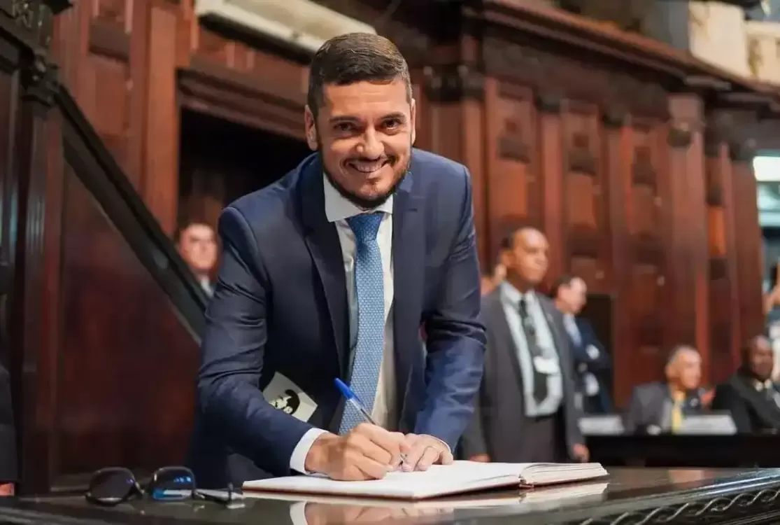 Presidente da Alerj é preso por suspeita de vazar informações de operação