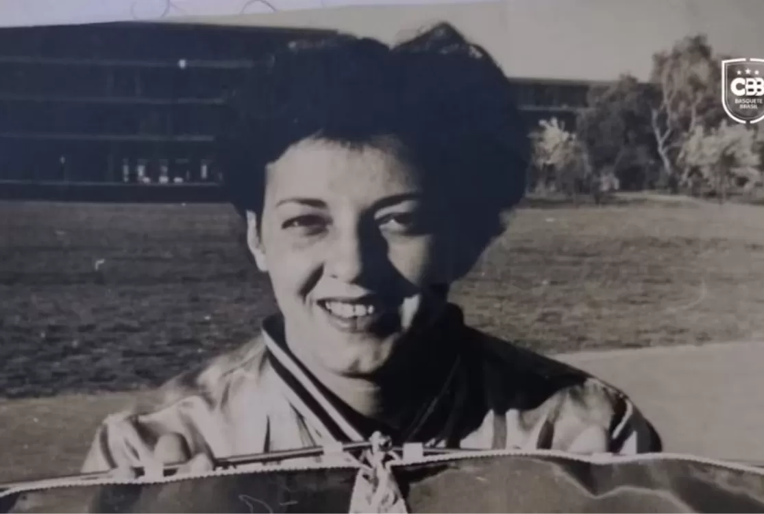 Morre Cida Guimarães, aos 95 anos, bicampeã sul-americana de basquete com o Brasil