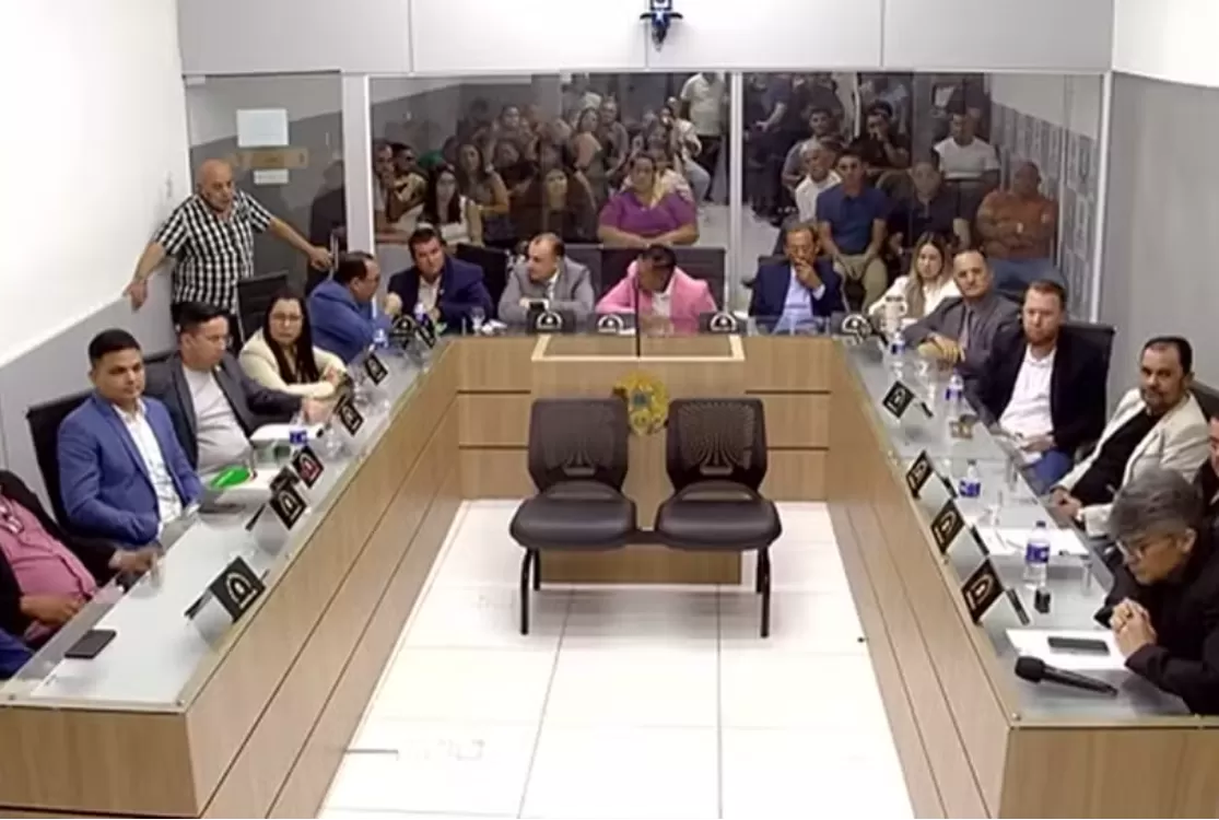 Câmara na PB muda Lei para que vereador preso por homicídio vote remotamente