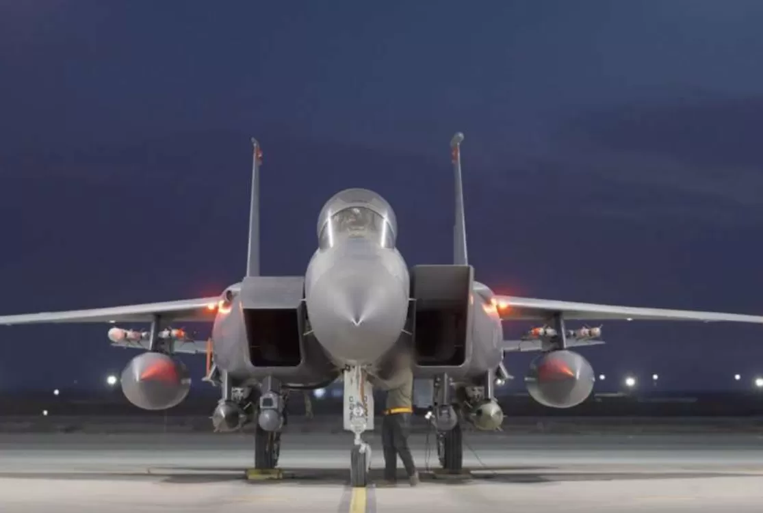 EUA lançam ataques em larga escala contra Estado Islâmico na Síria