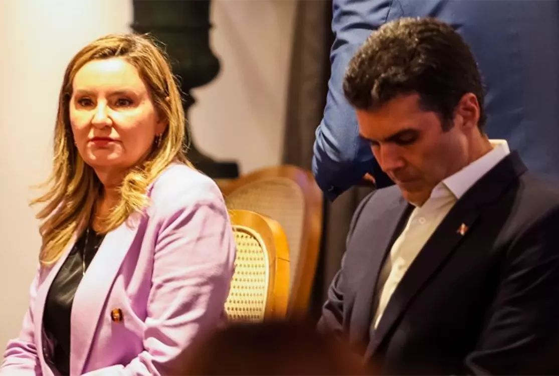 Em sucessão vigiada, Helder sai do cargo, mas não do comando do governo do Pará