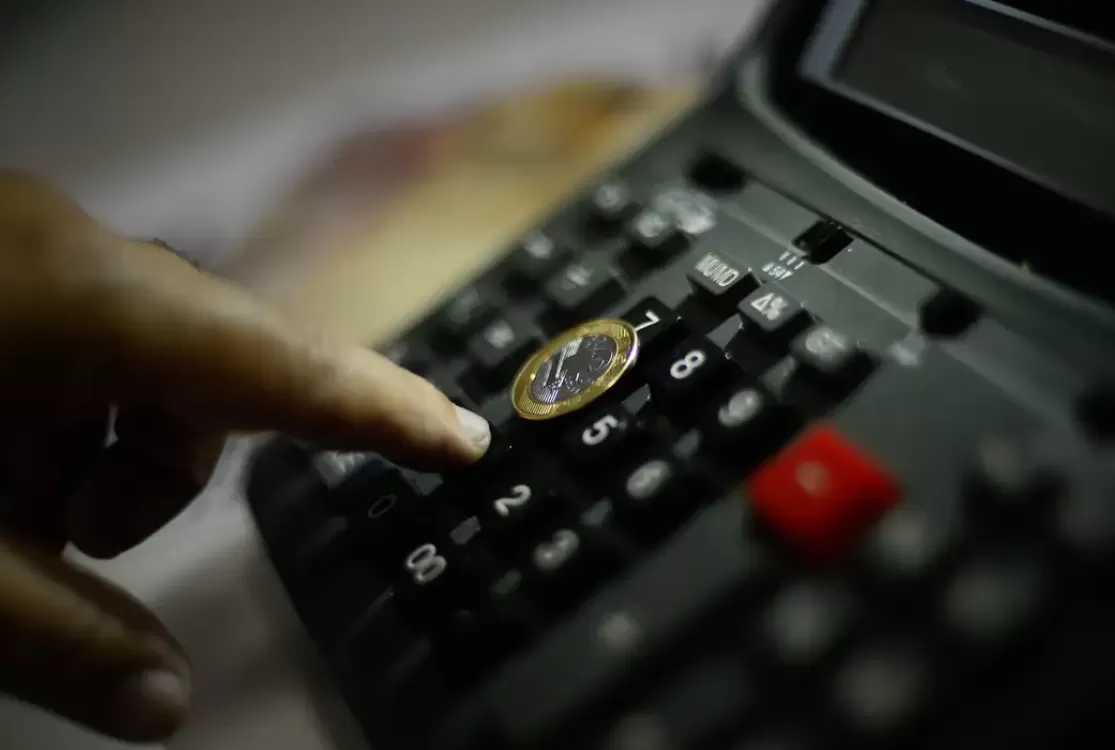 Endividamento dos brasileiros: Como escapar da inadimplência em 2026