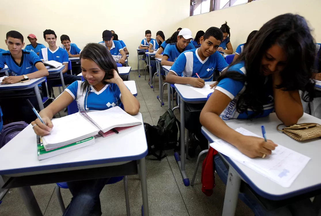 Iniciaram hoje e vão até o dia 30/1 matrículas para novos alunos na rede estadual