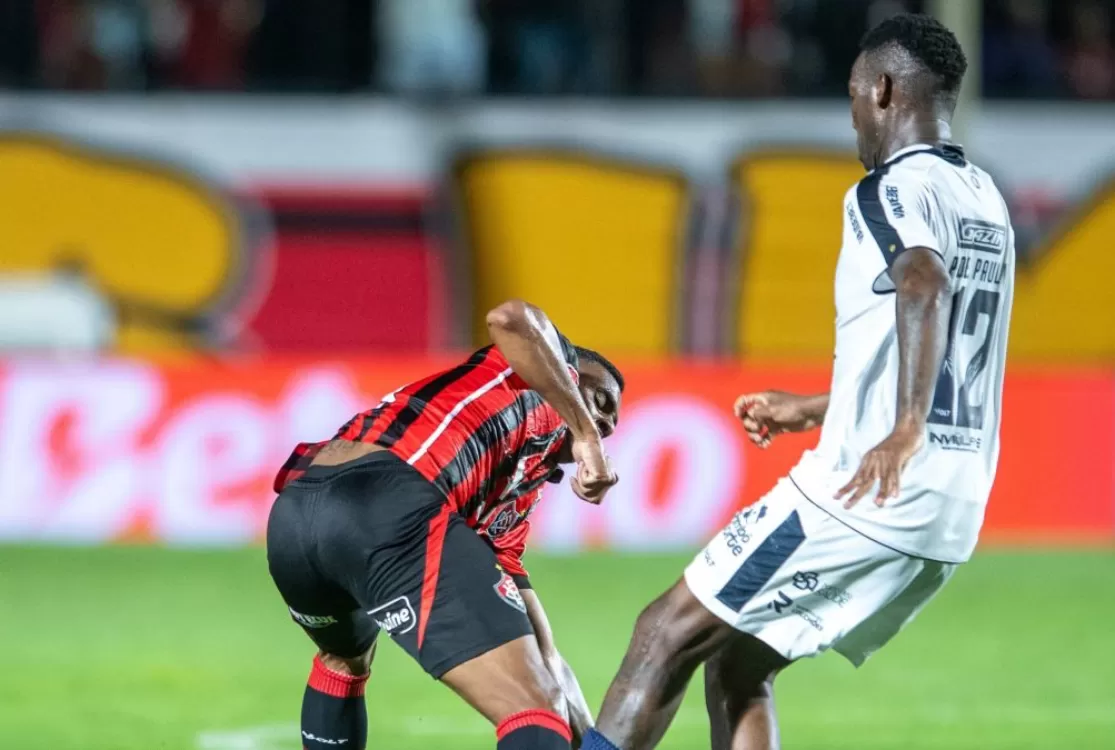 Vitória vence e frustra estreia do Remo no retorno ao Brasileirão