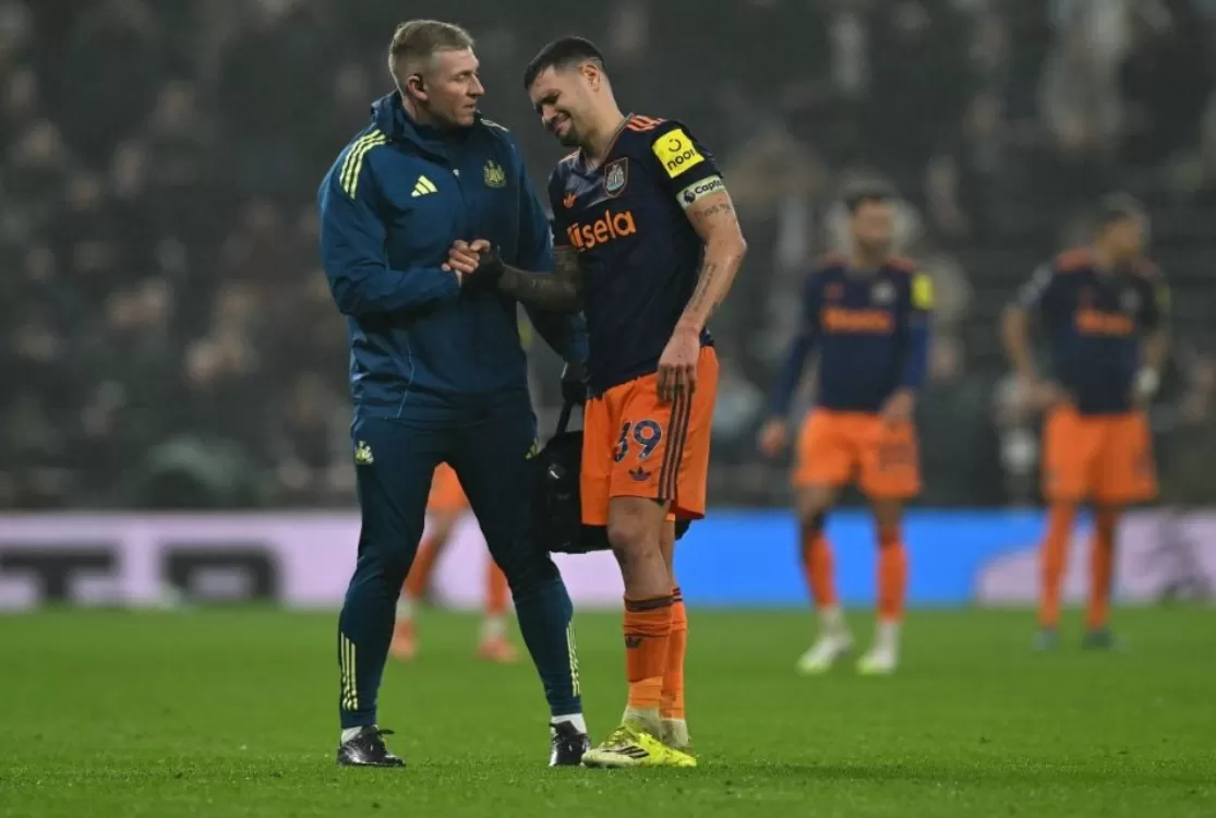 Bruno Guimarães sofre grave lesão e Ancelotti pode testar novos volantes na seleção