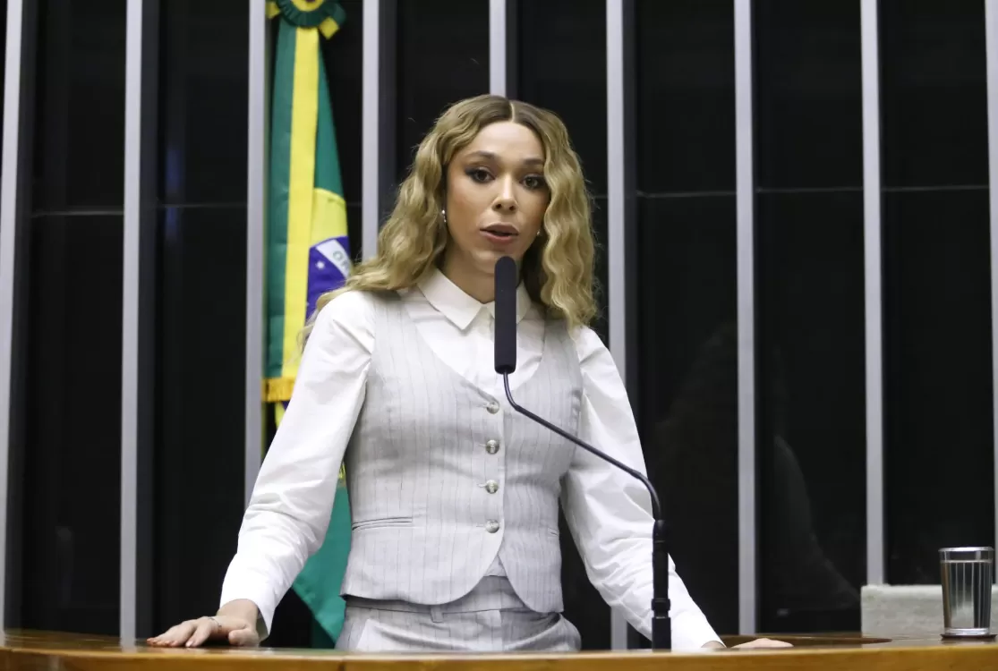 Tribunal anula ação de Erika Hilton contra ativista que disse que 'trans não são mulheres'