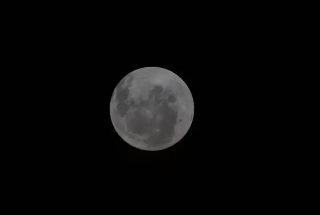 Missão espacial Artemis 2, da Nasa, divulga foto histórica da Lua feita a olho nu