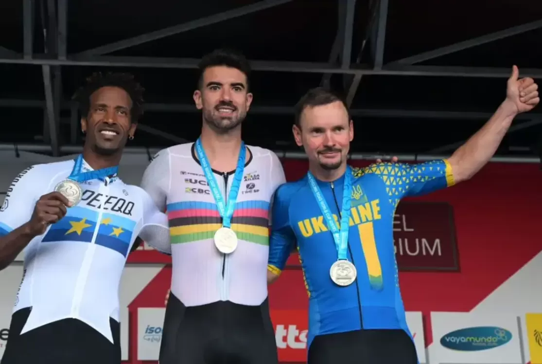 Lauro Chaman é ouro em etapa da Copa do Mundo de ciclismo de estrada