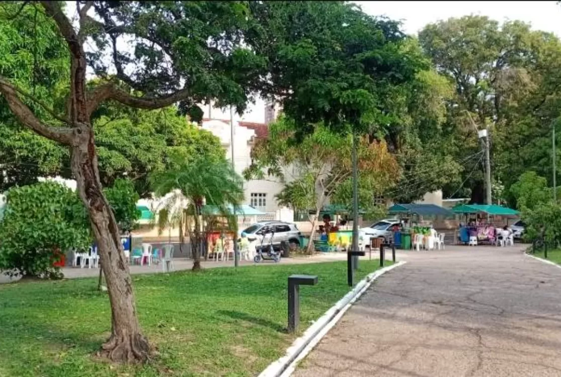 Praça Brasil, no bairro do Umarizal, em Belém, será transformada em parque urbano