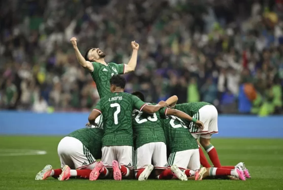 México é empurrado por Azteca enlouquecido, aniquila Equador e vai às oitavas