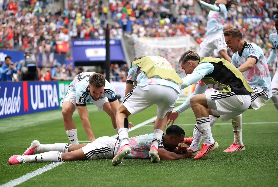 Bélgica repete milagre de 2018, vira contra Senegal e vai às oitavas da Copa