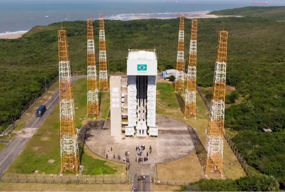 Brasil disputa mercado espacial e prevê lançamento de foguete ainda este ano