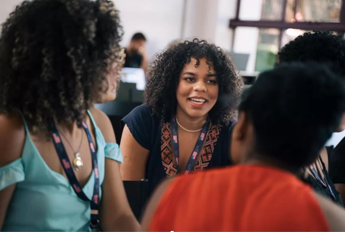 EUA oferecem curso de inglês gratuito com foco em tecnologia e empreendedorismo