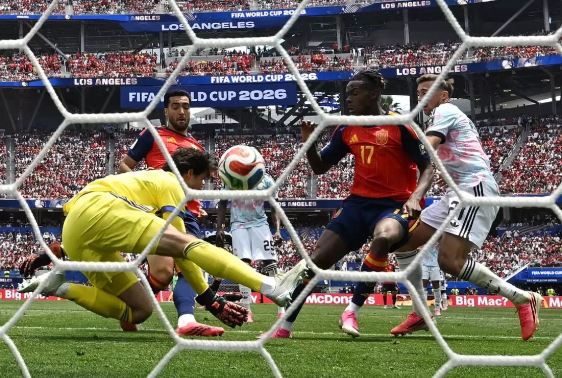 Reserva de Courtois falha, Merino mostra estrela e Espanha elimina a Bélgica