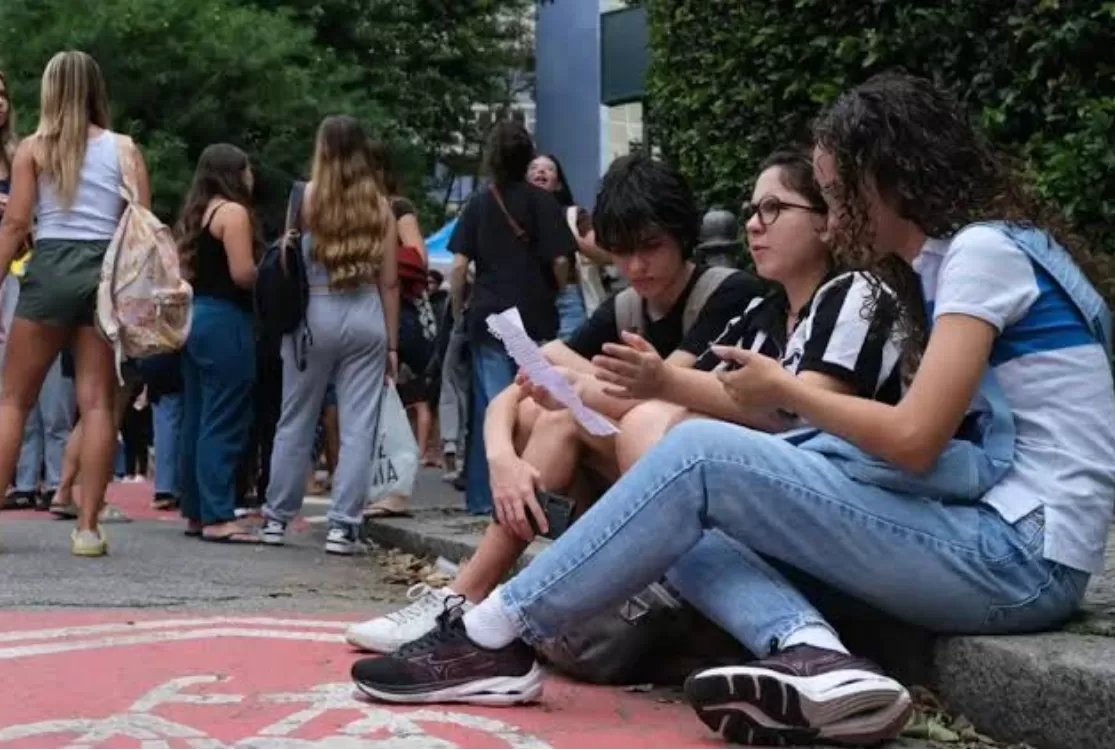 Enem 2025: modelo de perguntas com 'textão' teve pouco acerto e voltará neste ano