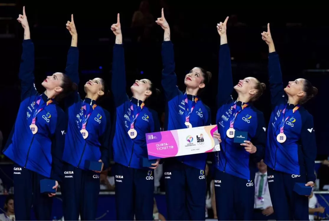 Brasil conquista ouro inédito no Mundial de ginástica rítmica com maior nota do ano